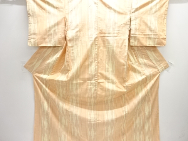 縞に変わり立涌模様織り出し十日町紬着物